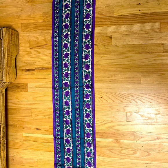 NWOT Elaine Gold 100% Silk Scarf. XIIX Collection. ONLY 5 OF THIS PATTERN! - Picture 4 of 4